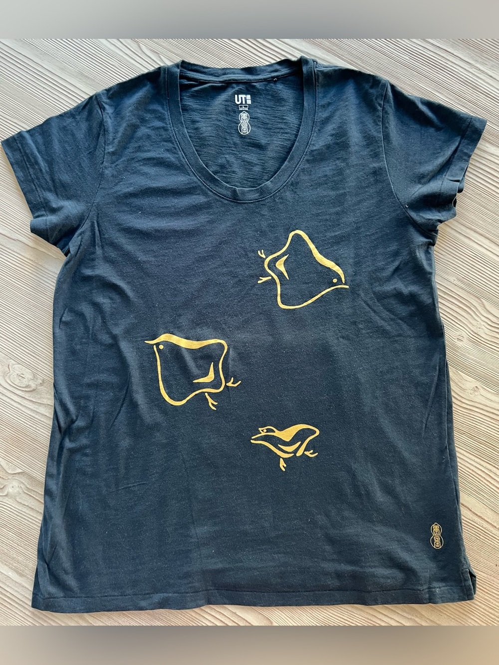 UNIQLO Women's Navy Cotton Tshirt